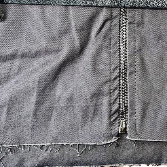 Gray & Black Belted & Layered Crop Top - Picture 13 of 14